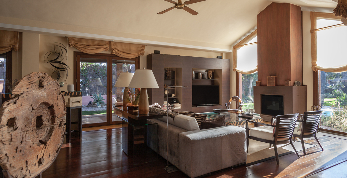 VILLA DE LUXE À MARBELLA  ENTRE PUENTE ROMANO ET MARBELLA CL