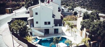 Villa for rent in Mairena