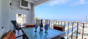 Frontline apartment in Puerto Banus