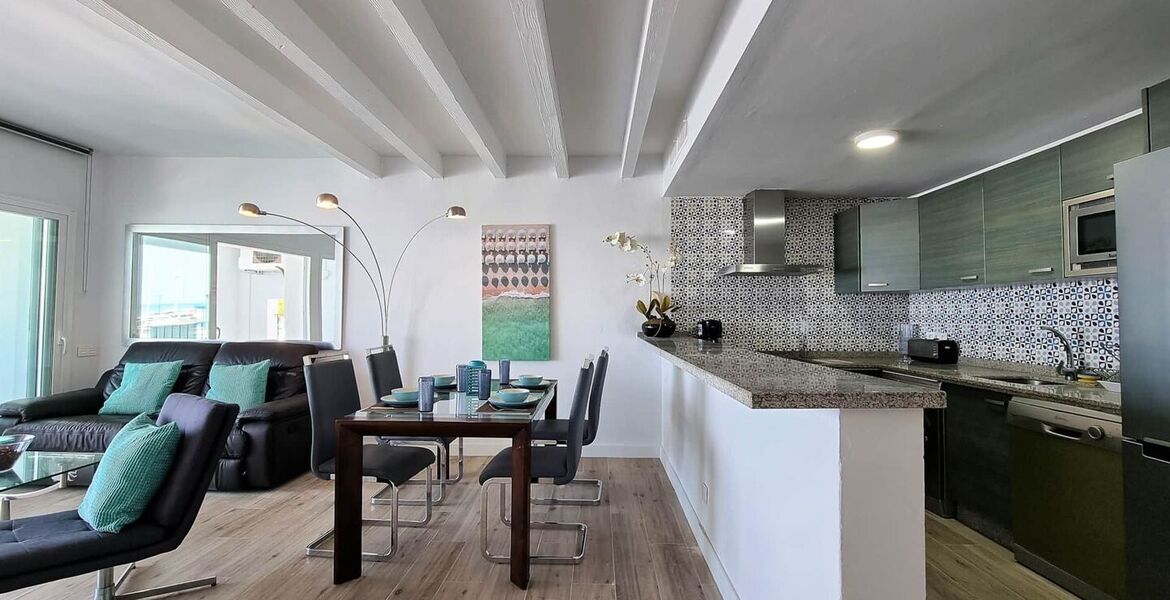 Frontline apartment in Puerto Banus