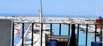 Frontline apartment in Puerto Banus