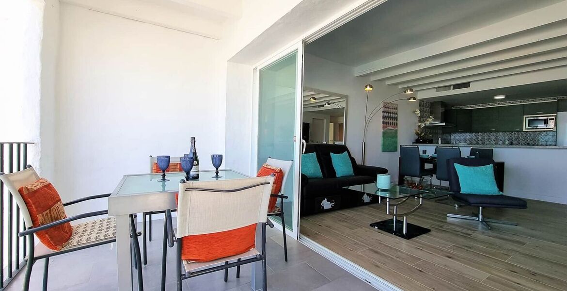 Frontline apartment in Puerto Banus