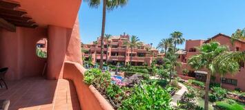 Torre Bermeja face à la plage d'Estepona