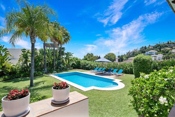 Villa for rent in Benahavis