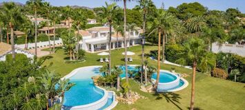 Luxury Villa in front of the beach