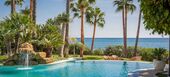 Luxury Villa in front of the beach