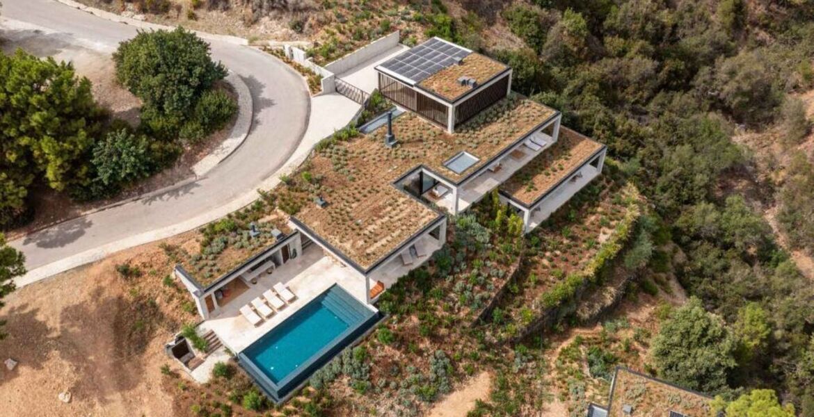 Villa moderna en alquiler en Benahavis