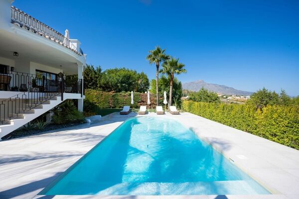 Villa for rent in Benahavis