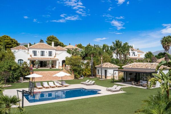 Villa for rent Estepona