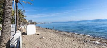 Apartamento junto a la playa con vistas al mar