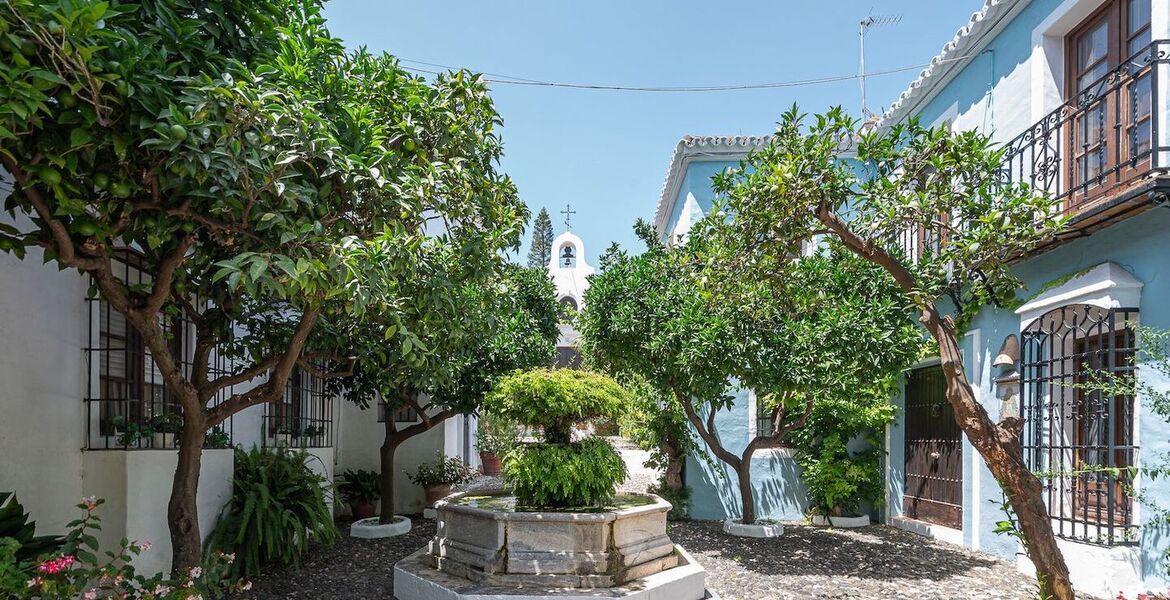 Andalucian townhouse for rent in golden mile
