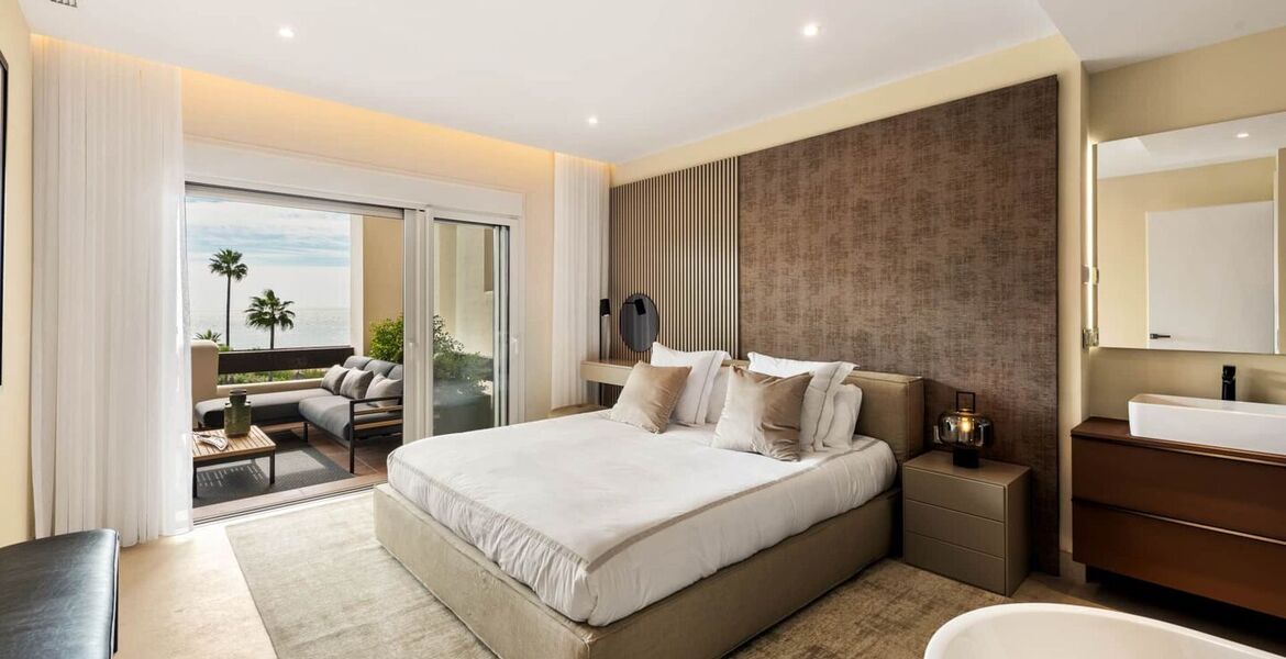 Frontline Luxury Apartment