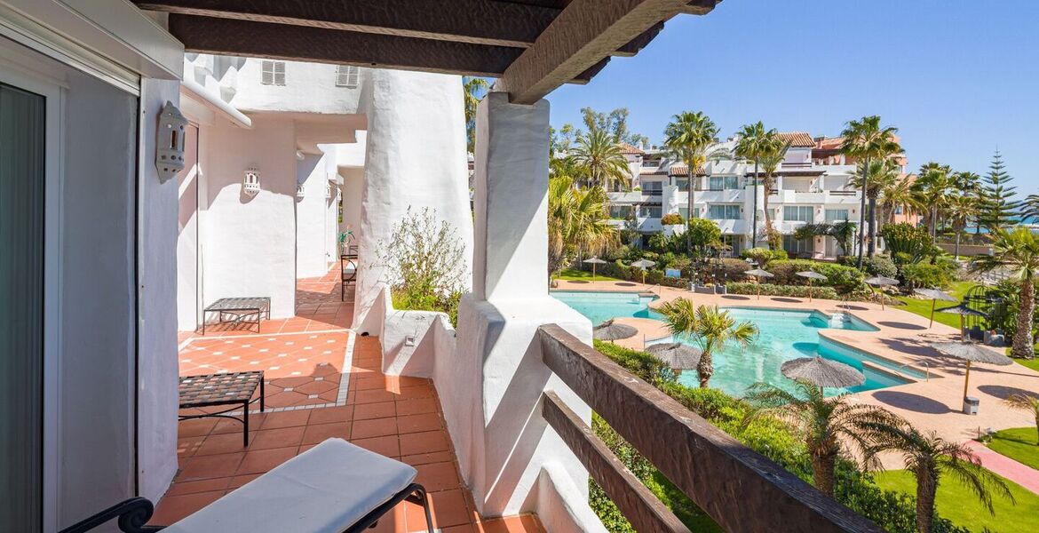 Apartment beachfront close to Laguna Banus