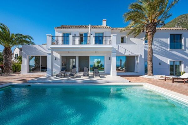 Luxurious 4-bedroom Villa