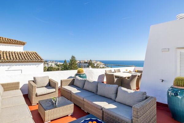 Penthouse for rent in Puerto Banus