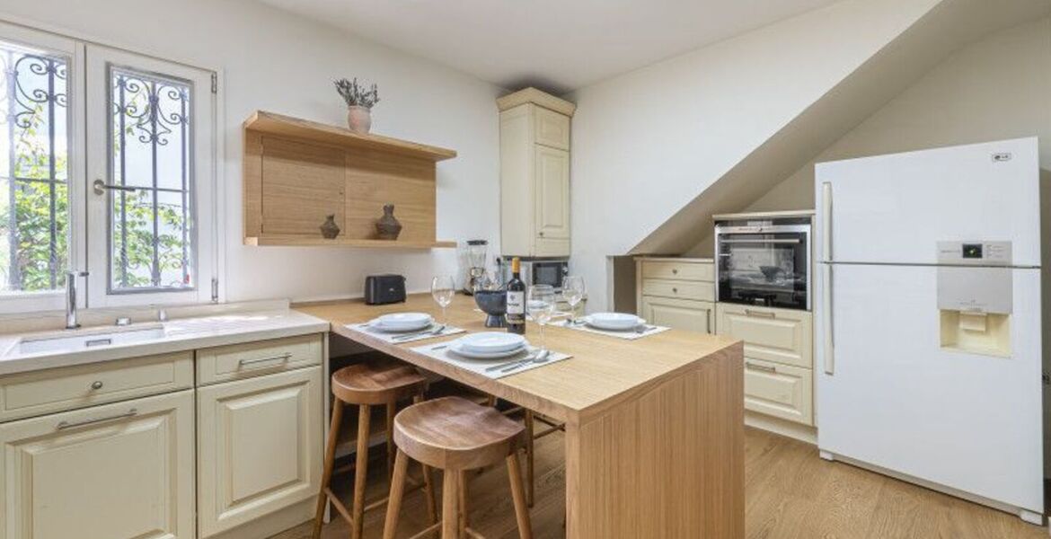 Townhouse for rent in Golden Mile