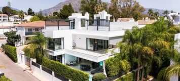 Modern 4-Bedroom Villa in Rio Verde with Private Pool