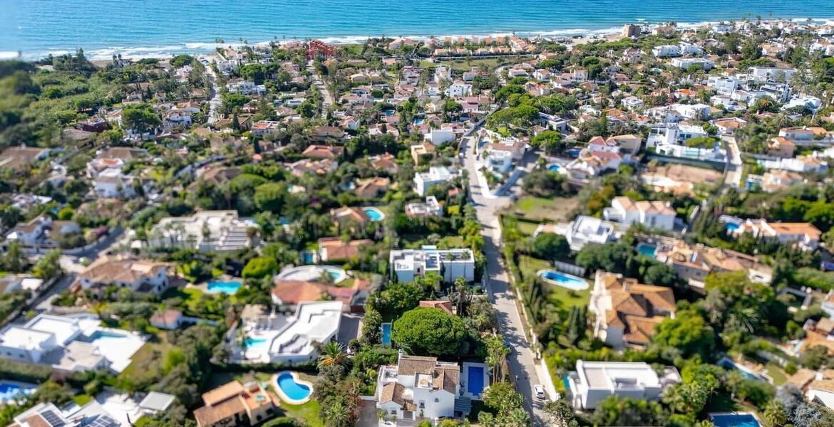 Luxury Villa in Marbella with Pool and Close to the Beach