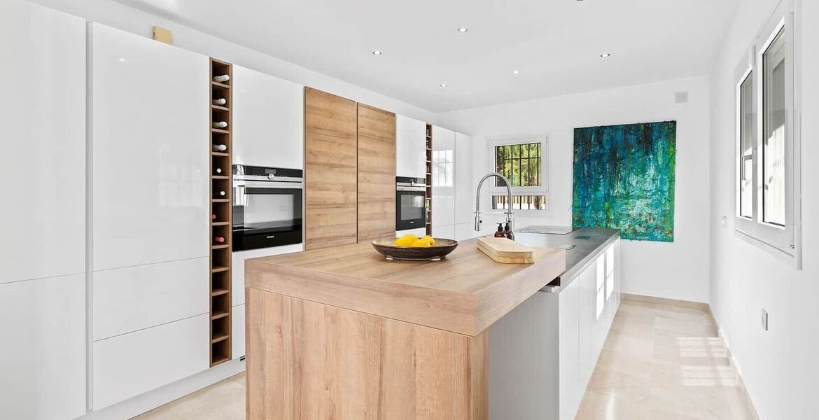 Luxury Villa in Marbella with Pool and Close to the Beach