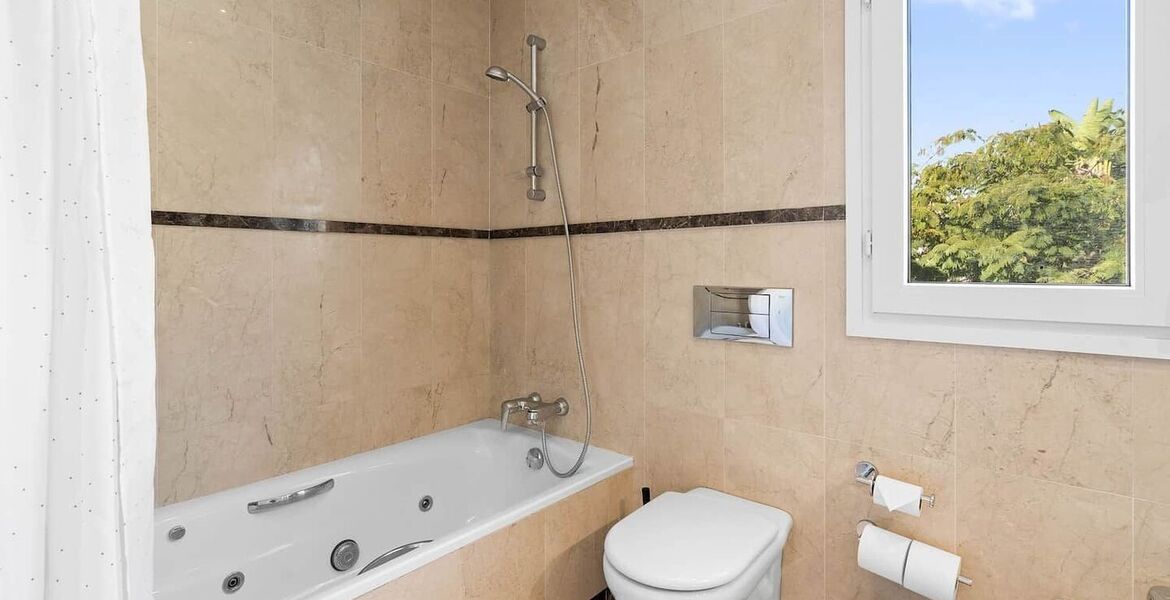 Luxury Villa in Marbella with Pool and Close to the Beach