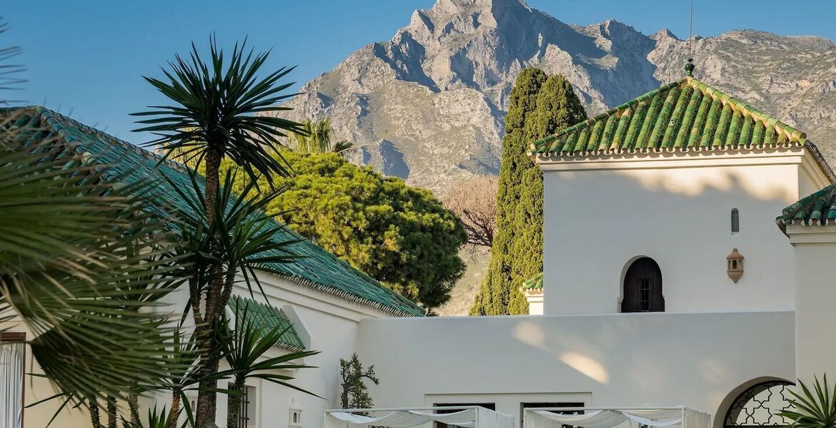 Beachfront Villa on Marbella's Golden Mile