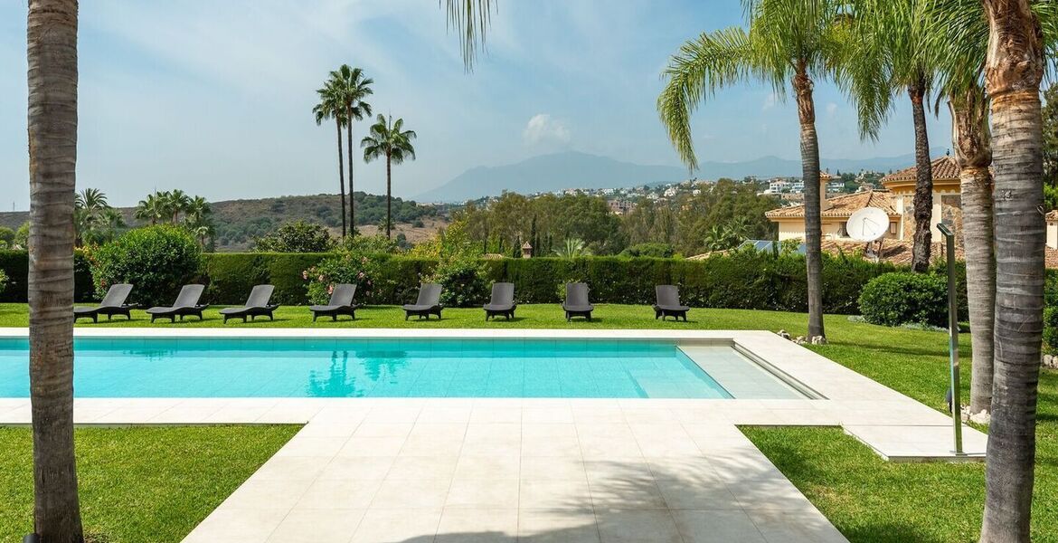 Вилла в El Paraíso Estepona с потрясающим видом