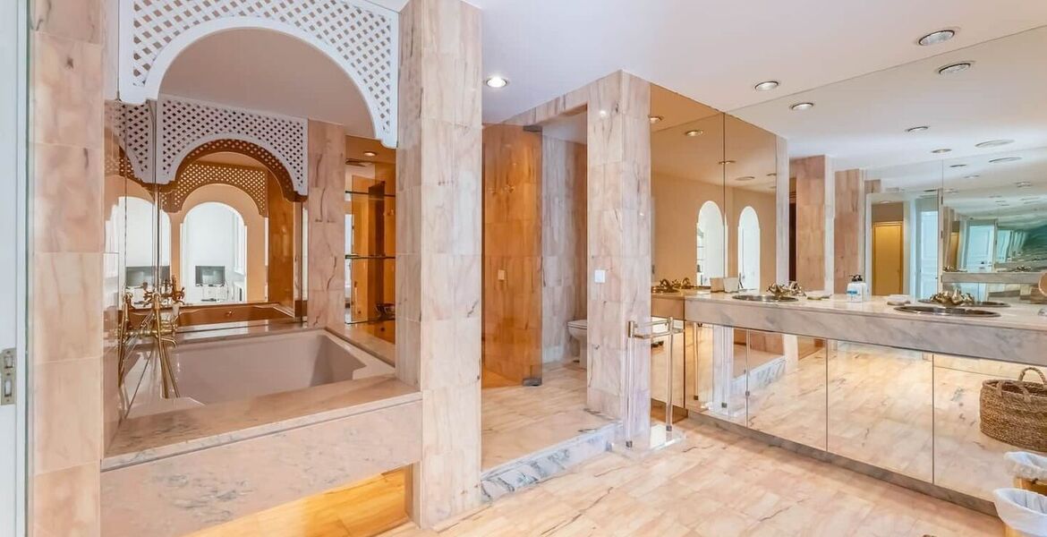 Exceptional Duplex Apartment in Prestigious Puerto Banús
