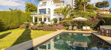Villa luxueuse avec vue imprenable à Estepona