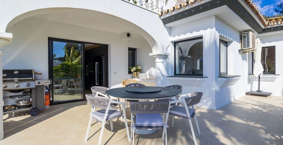 Villa luxueuse avec vue imprenable à Estepona