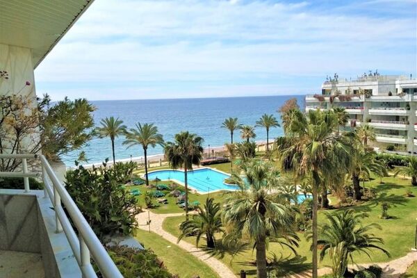 Apartment for Rental in Playa Esmeralda Marbella