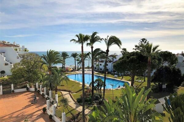 Apartment for Rental in Playa Esmeralda Marbella