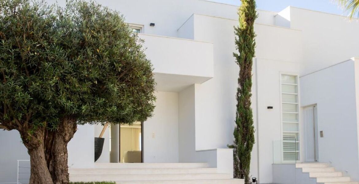 Luxury Villa for rent in Marbella Rio Verde Beach 