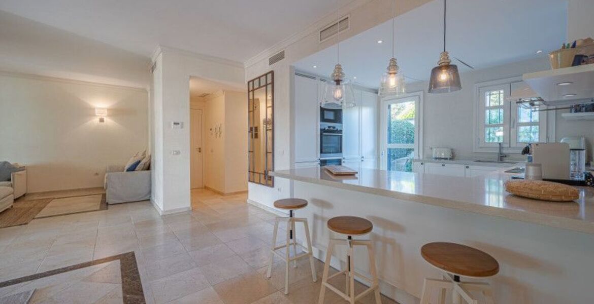 Two-bedroom ground floor apartment for rent in Marbella