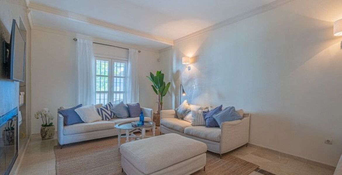 Two-bedroom ground floor apartment for rent in Marbella