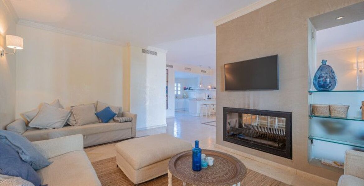 Two-bedroom ground floor apartment for rent in Marbella