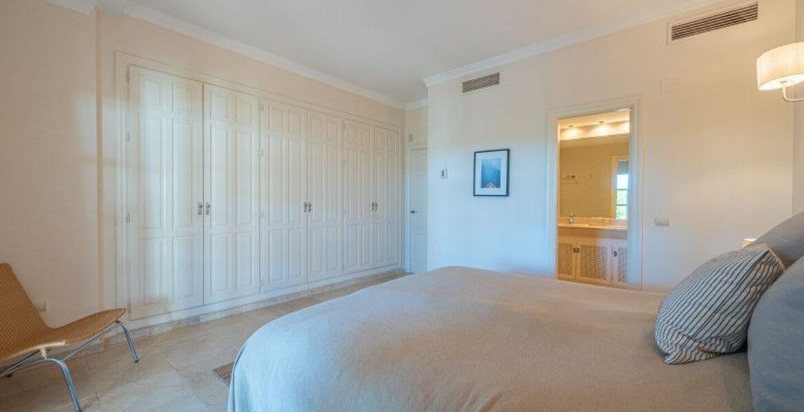 Two-bedroom ground floor apartment for rent in Marbella
