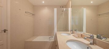 Two-bedroom ground floor apartment for rent in Marbella