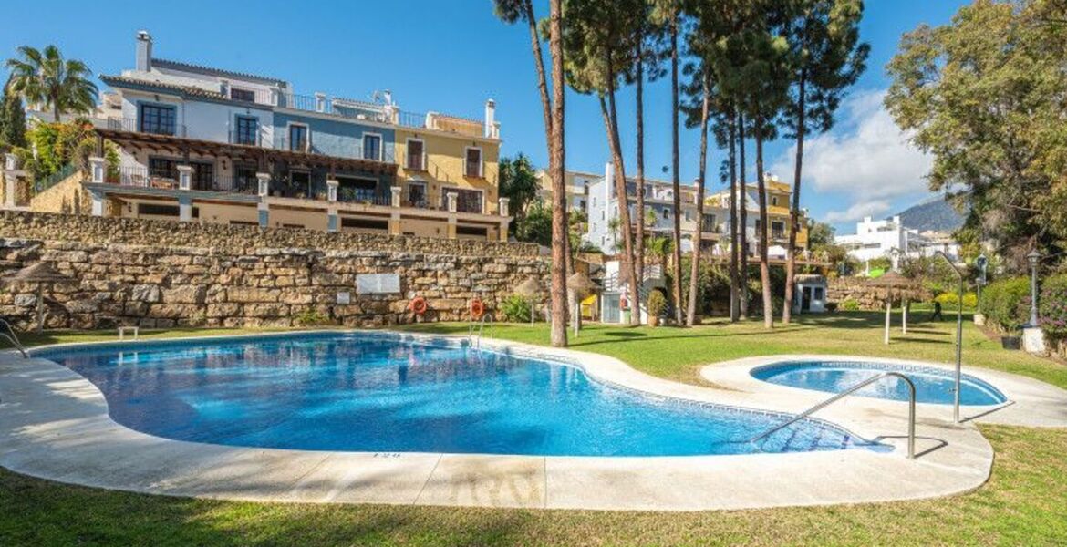 Two-bedroom ground floor apartment for rent in Marbella