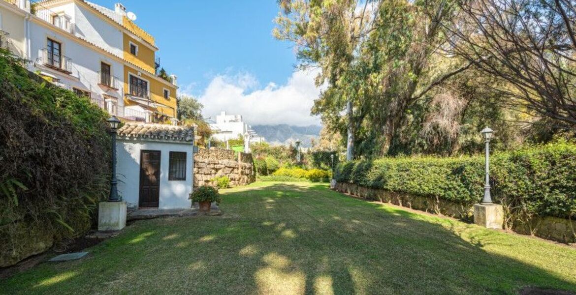 Two-bedroom ground floor apartment for rent in Marbella