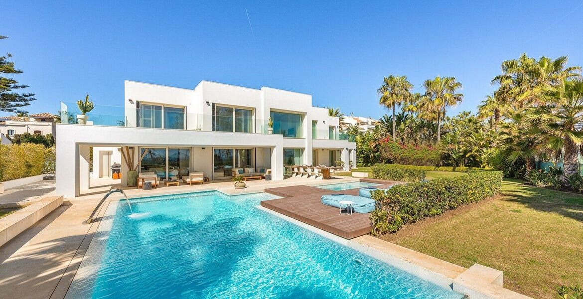 Вилла на берегу моря в аренду в Golden Mile Marbella