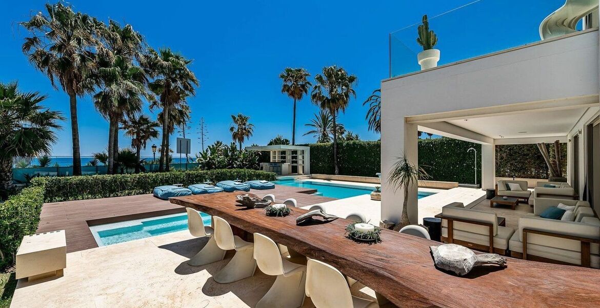 Вилла на берегу моря в аренду в Golden Mile Marbella