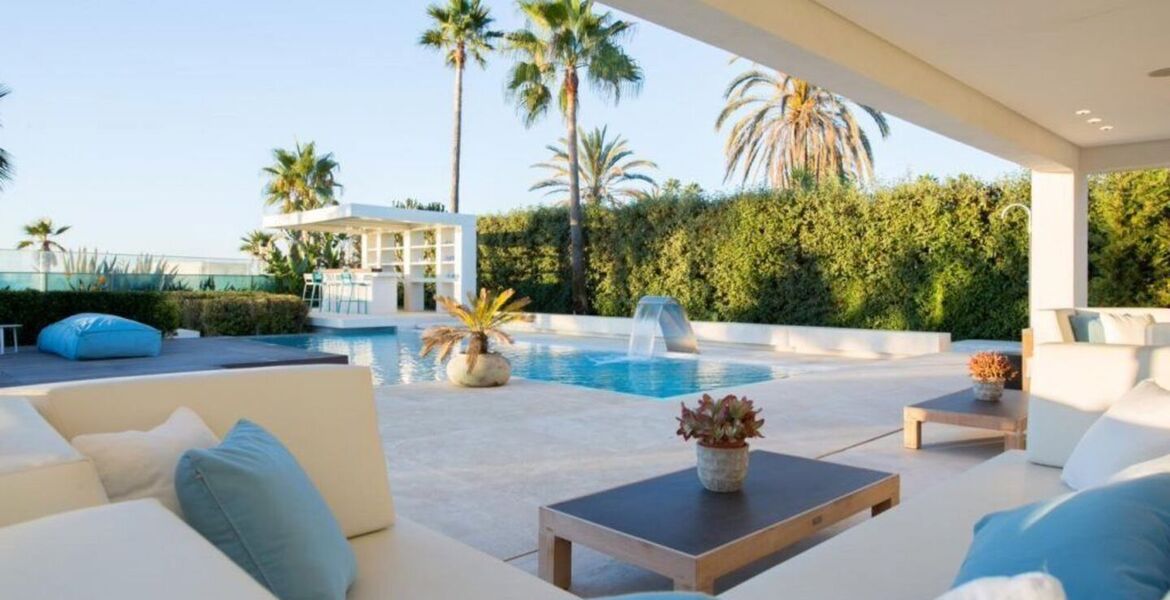 Вилла на берегу моря в аренду в Golden Mile Marbella