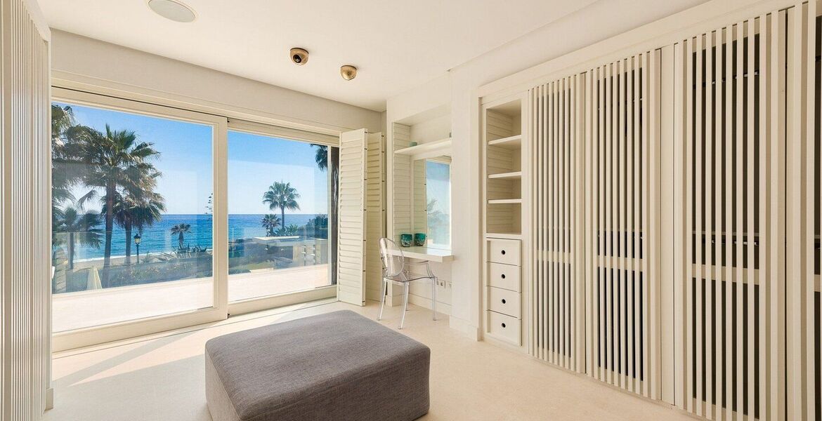 Вилла на берегу моря в аренду в Golden Mile Marbella
