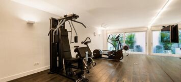 Вилла на берегу моря в аренду в Golden Mile Marbella