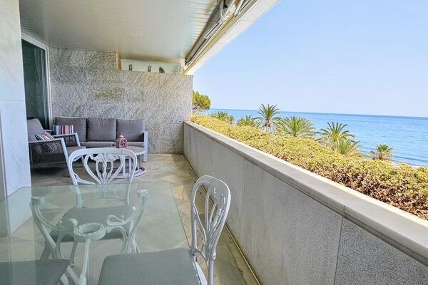 Apartamento en alquiler en Marina Mariola Marbella