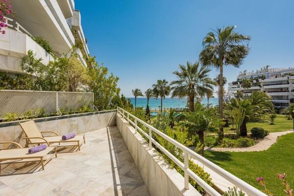 Apartamento en alquiler en Playa Esmeralda, Marbella