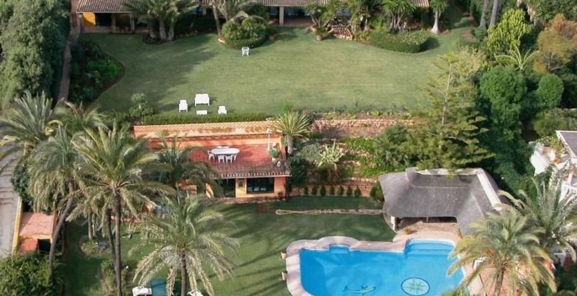 Villa for rent in Puente Romano