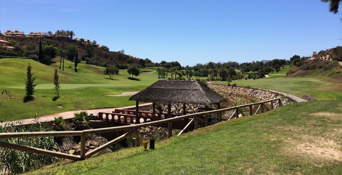 Enjoy an amazing Santa Clara Golf Course