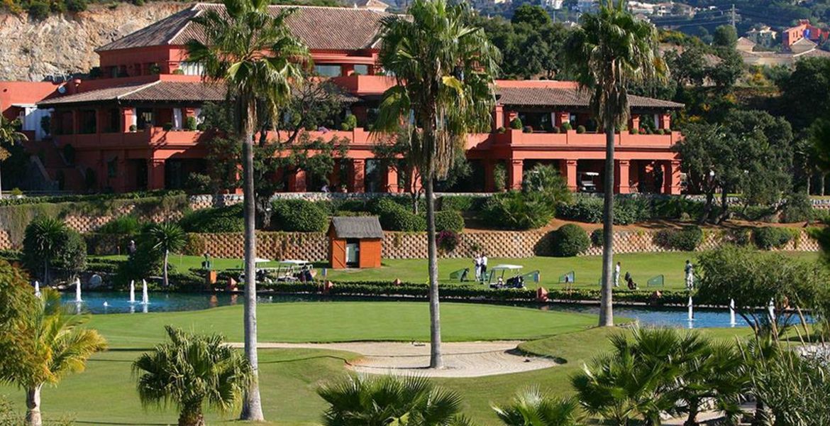 Enjoy an amazing Santa Clara Golf Course