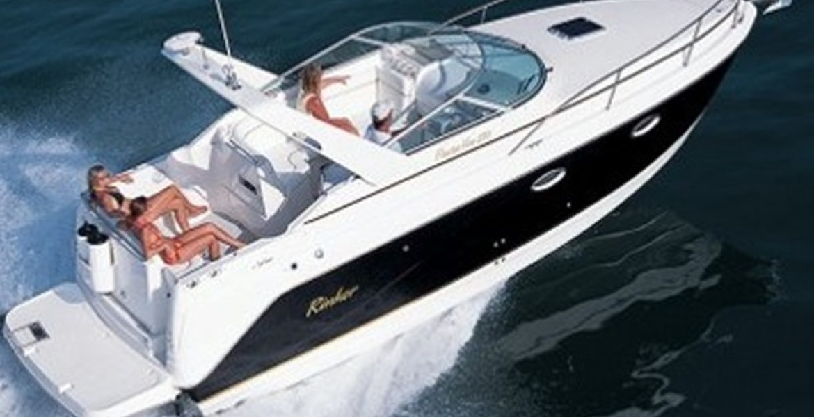 Yacht Rinker 270 Fiesta Vee for rental in Puerto Banús.